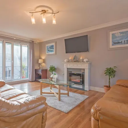 Town Square Townhouse - Location In