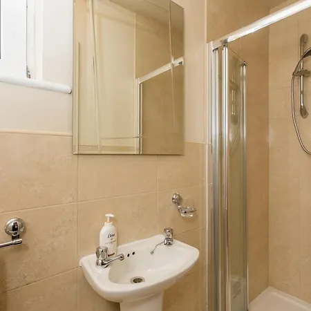 Town Square Townhouse - Location In Galway
