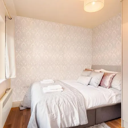 Town Square Townhouse - Location In *