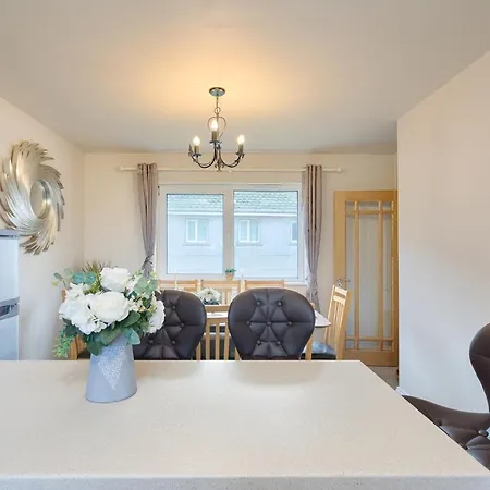 Holiday home Town Square Townhouse - Location In Galway